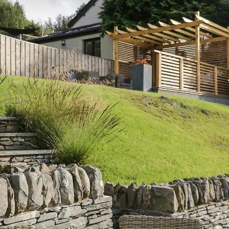 Bishop Fell Nyaraló